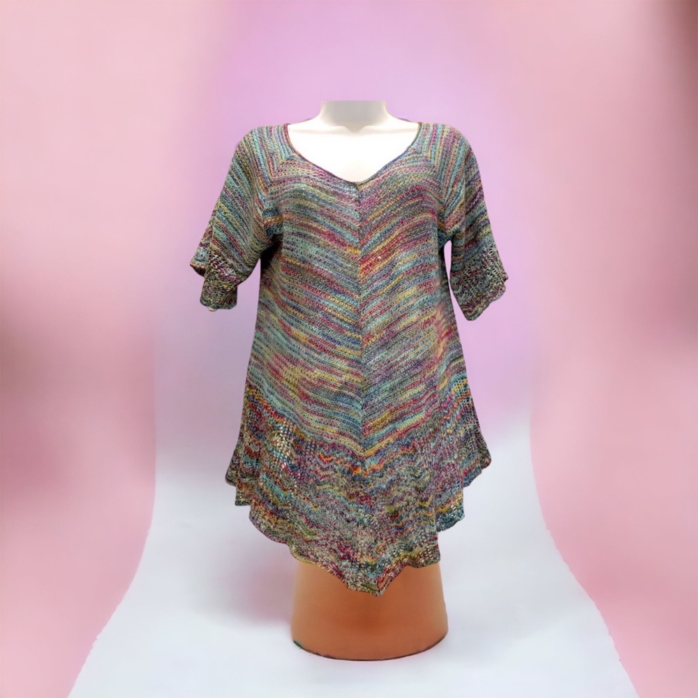 Light knit short sleeved blouse